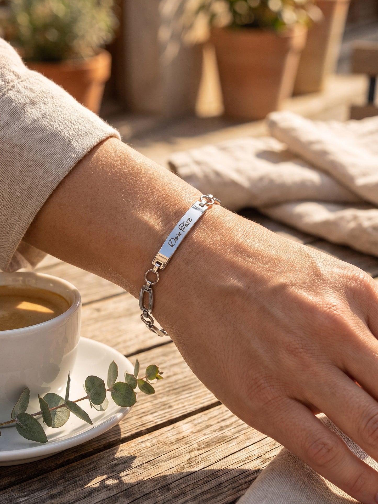 Personalisiertes Damenarmband mit Gravur – Filigranes Edelstahl Armband für Frauen