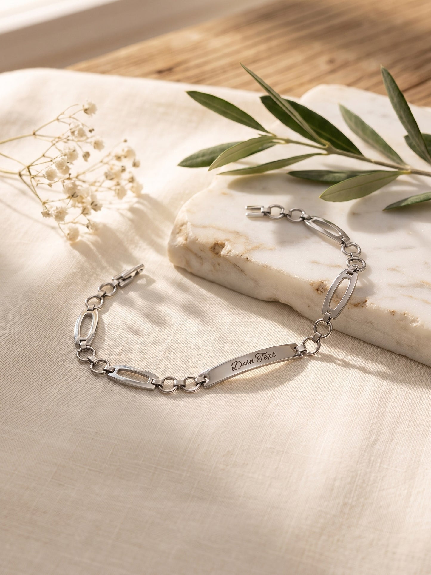 Personalisiertes Damenarmband mit Gravur – Filigranes Edelstahl Armband für Frauen