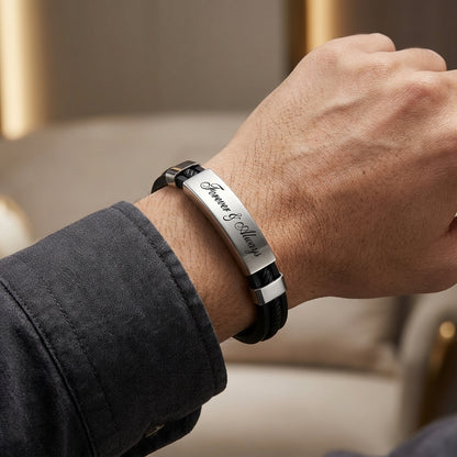 Herrenarmband mit Gravur – Schwarzes Lederoptik-Armband mit Edelstahl-Platte
