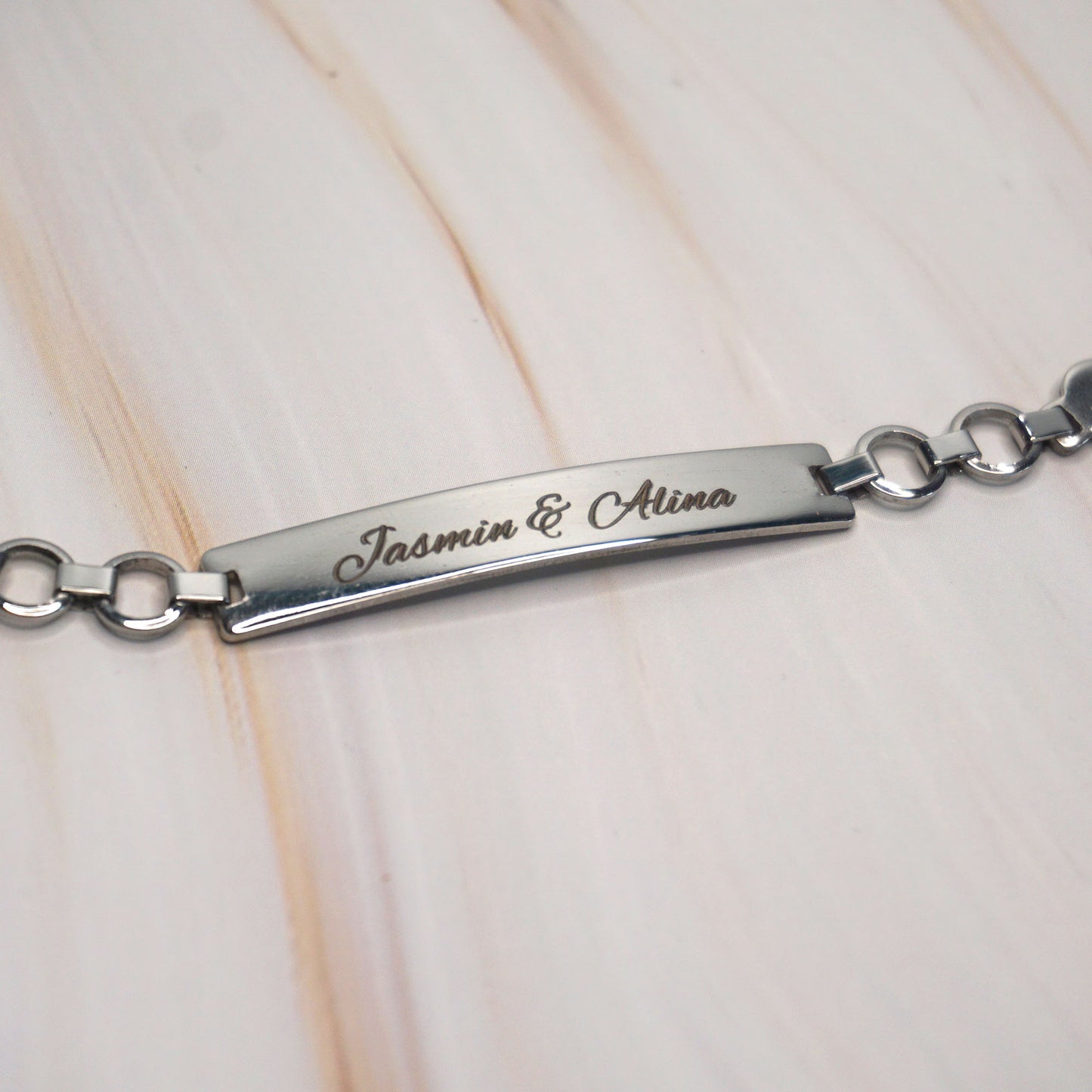 Ladies bracelet with personal inscription - Ladies bracelet - Engraving