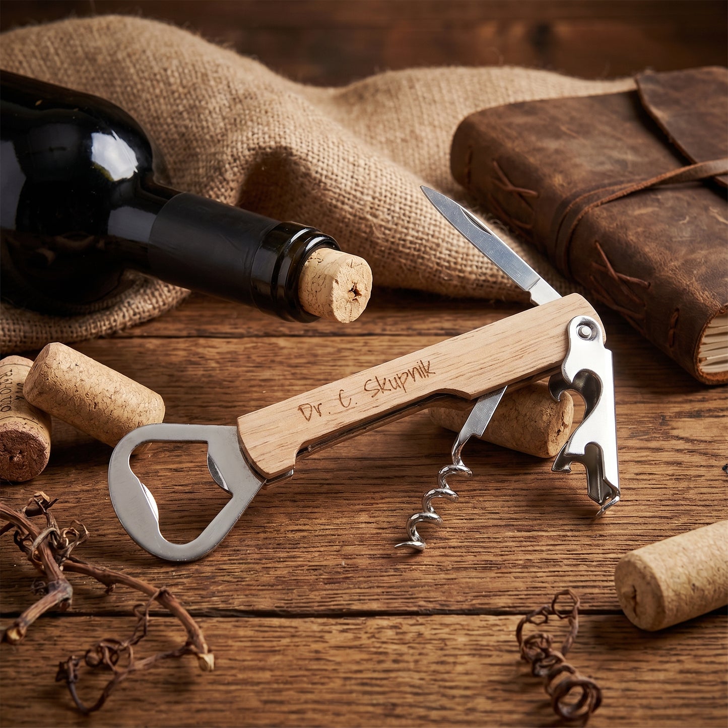 Flaschenöffner mit individueller Gravur - personalisierter Weinöffner mit Holzgriff