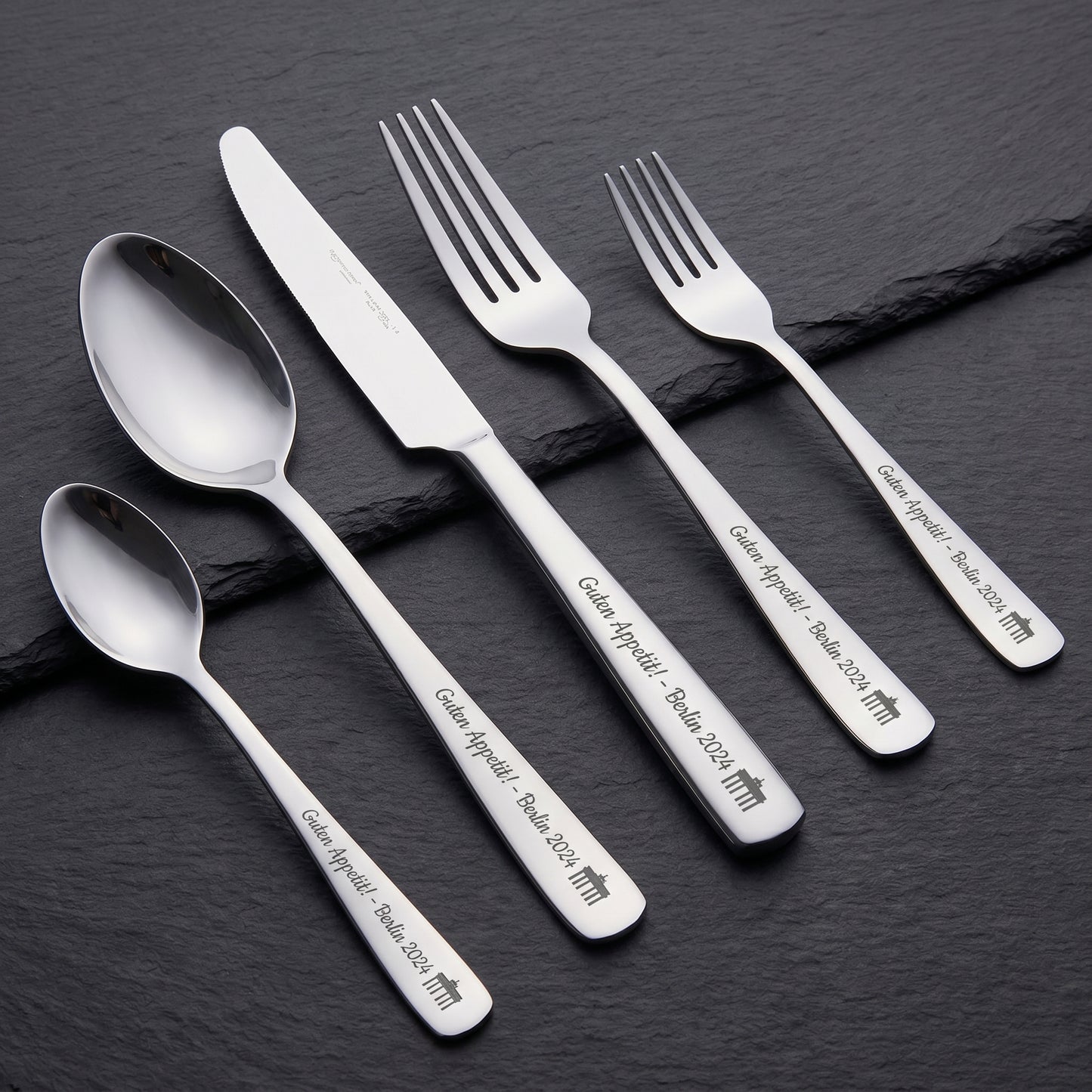 20-teiliges Edelstahl Besteck-Set mit Wunschgravur  – Personalisiertes Besteck für 4 Personen